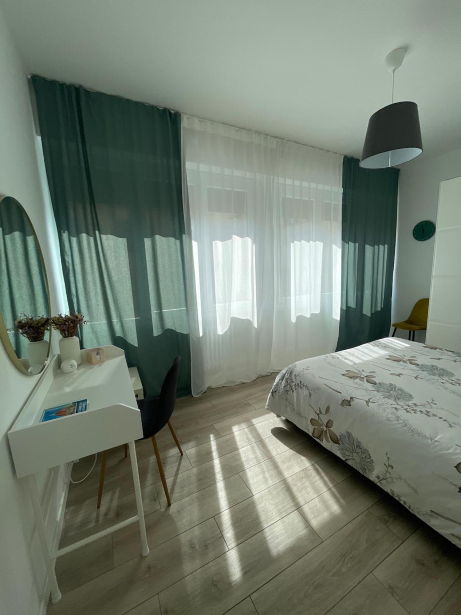 Private Room In Daniela'S House Firenze Bagian luar foto